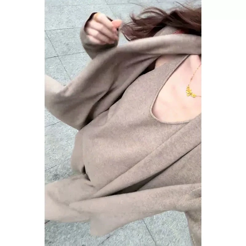 2025早秋新款法式气质宽松长袖毛衣开衫V领吊带背心高腰阔腿长裤