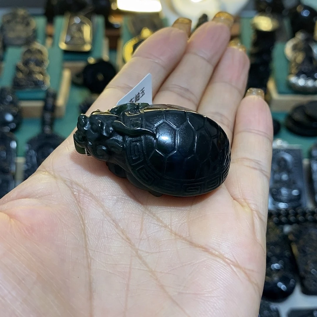 蛇纹石玉未镶嵌颈饰大**情