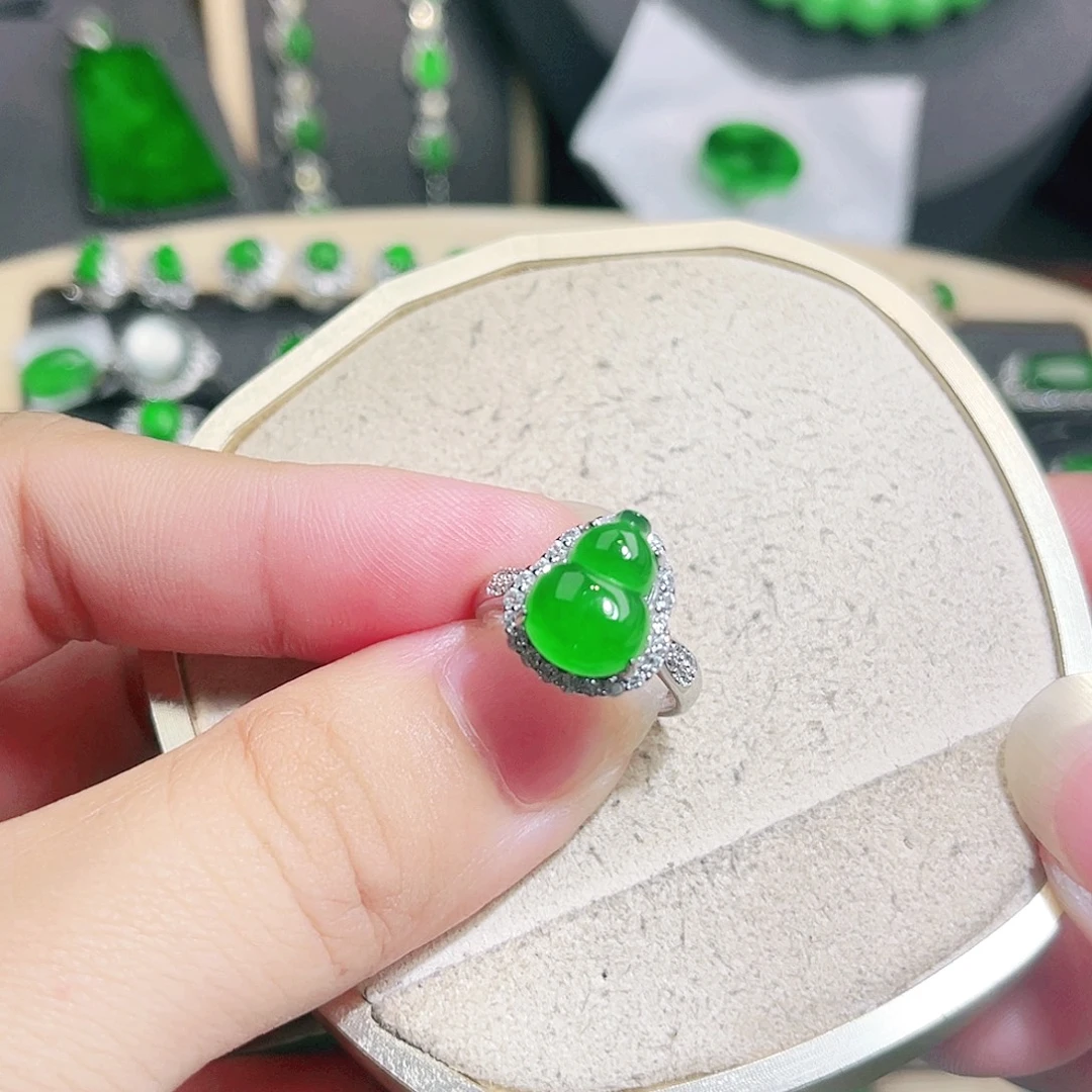 翡翠未镶嵌挂件裸石