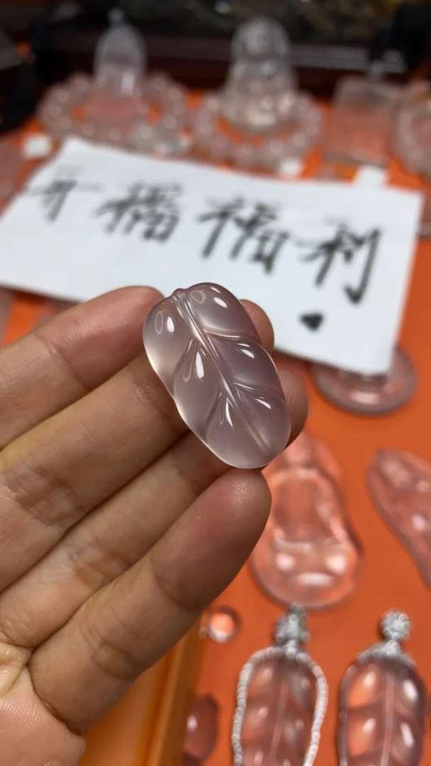 俄料石英质玉叶子