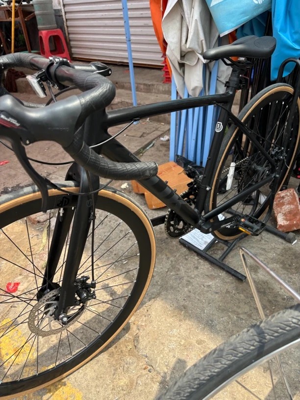 全套喜玛诺铝合金弯把公路车，前叉铝合金车架铝合金，