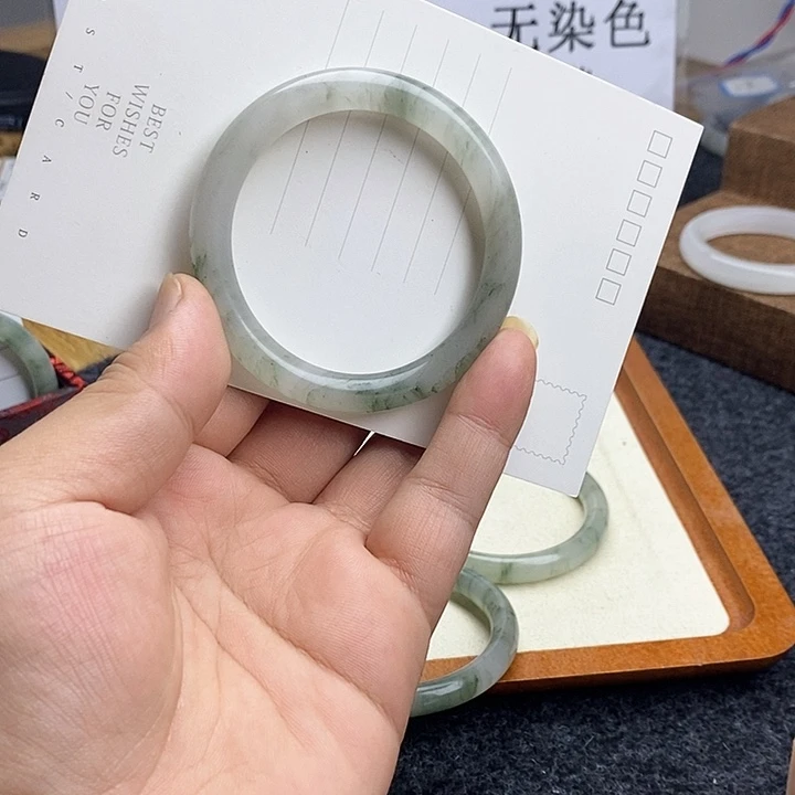 石英质玉未镶嵌手镯1032