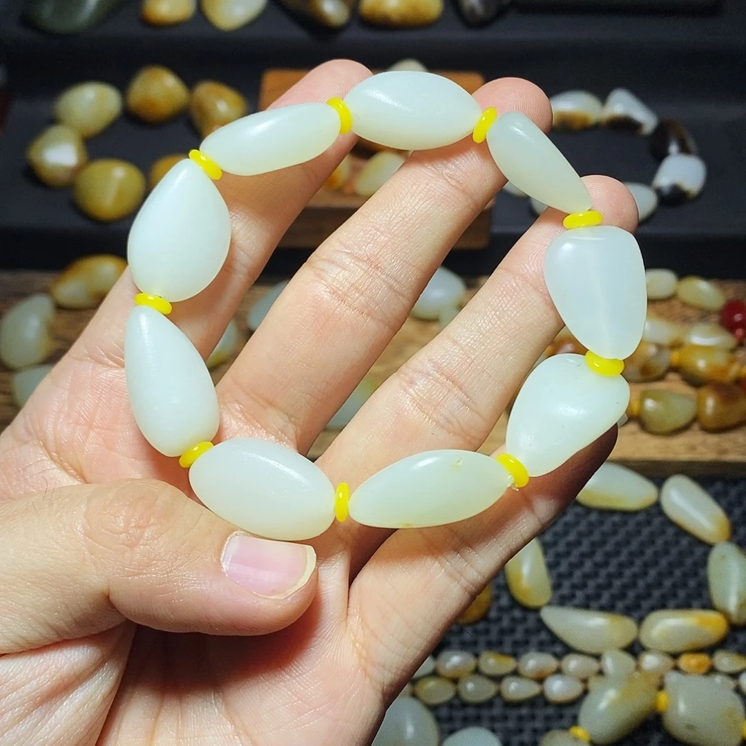 和田玉未镶嵌手链