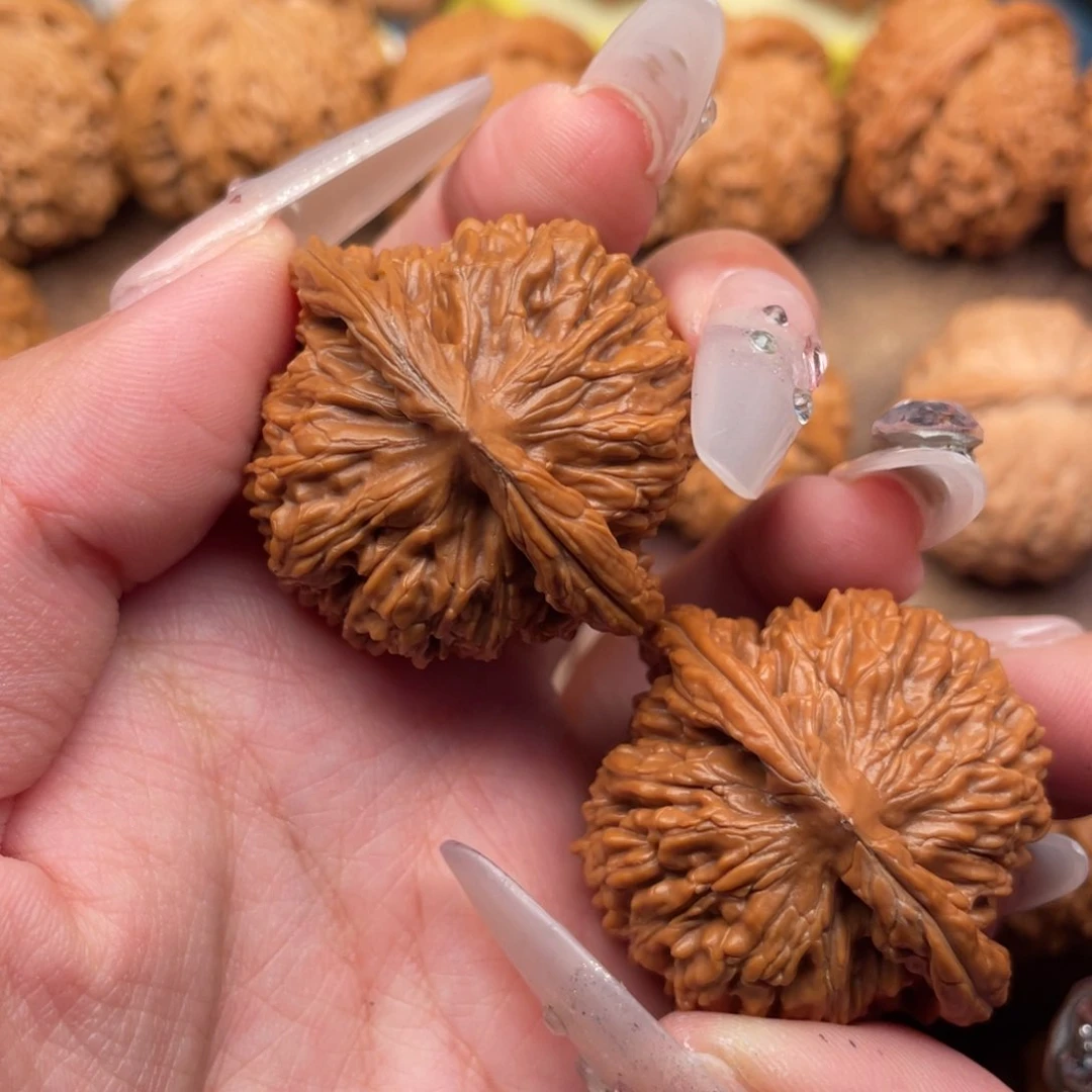 王***╮文玩核桃吊坠全品楼40