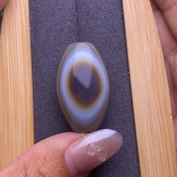 玛瑙/玉髓珠宝半成品未镶嵌m****o