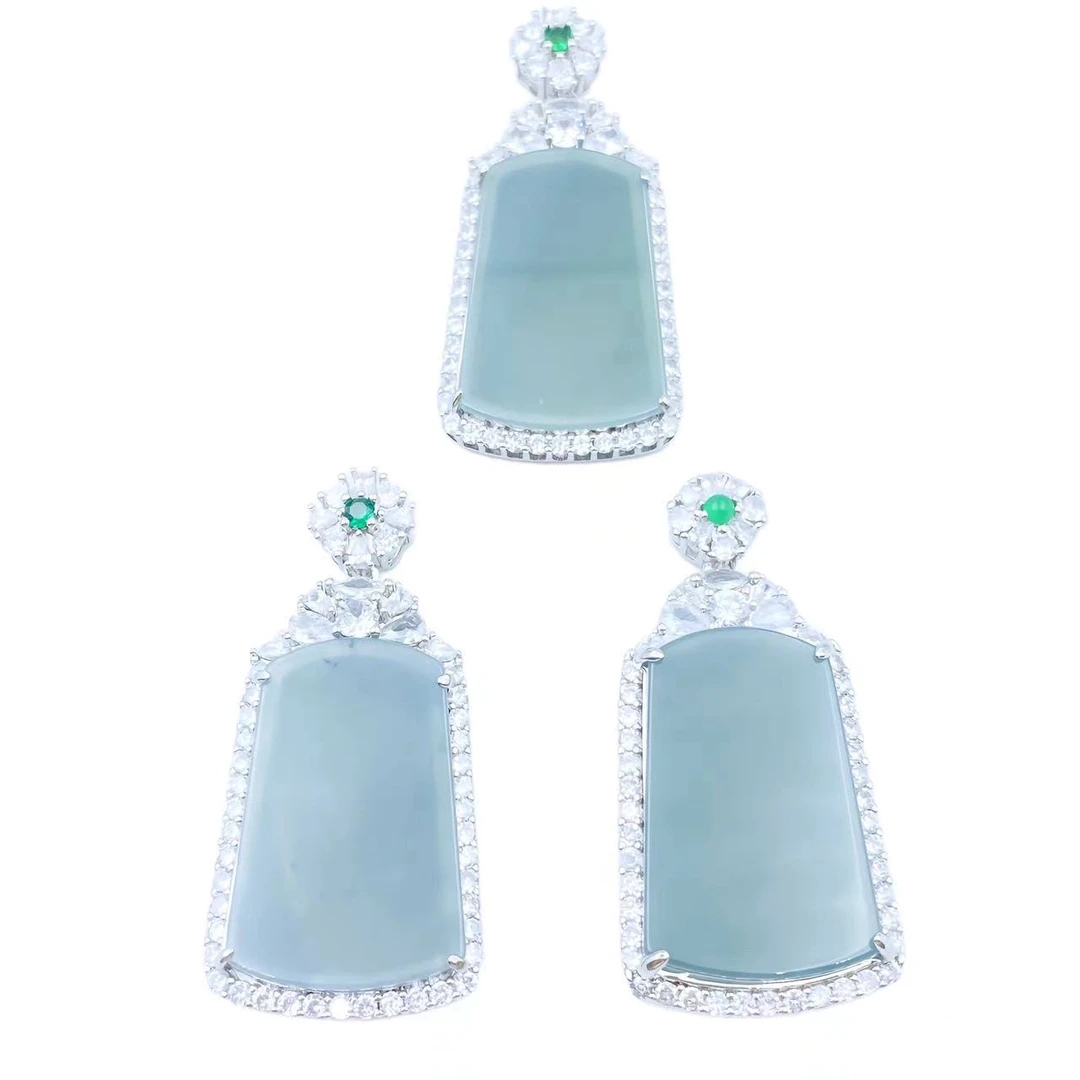 翡翠满钻高冰意境无事牌豪华吊坠F837（皮绳）合金-多样性发其一