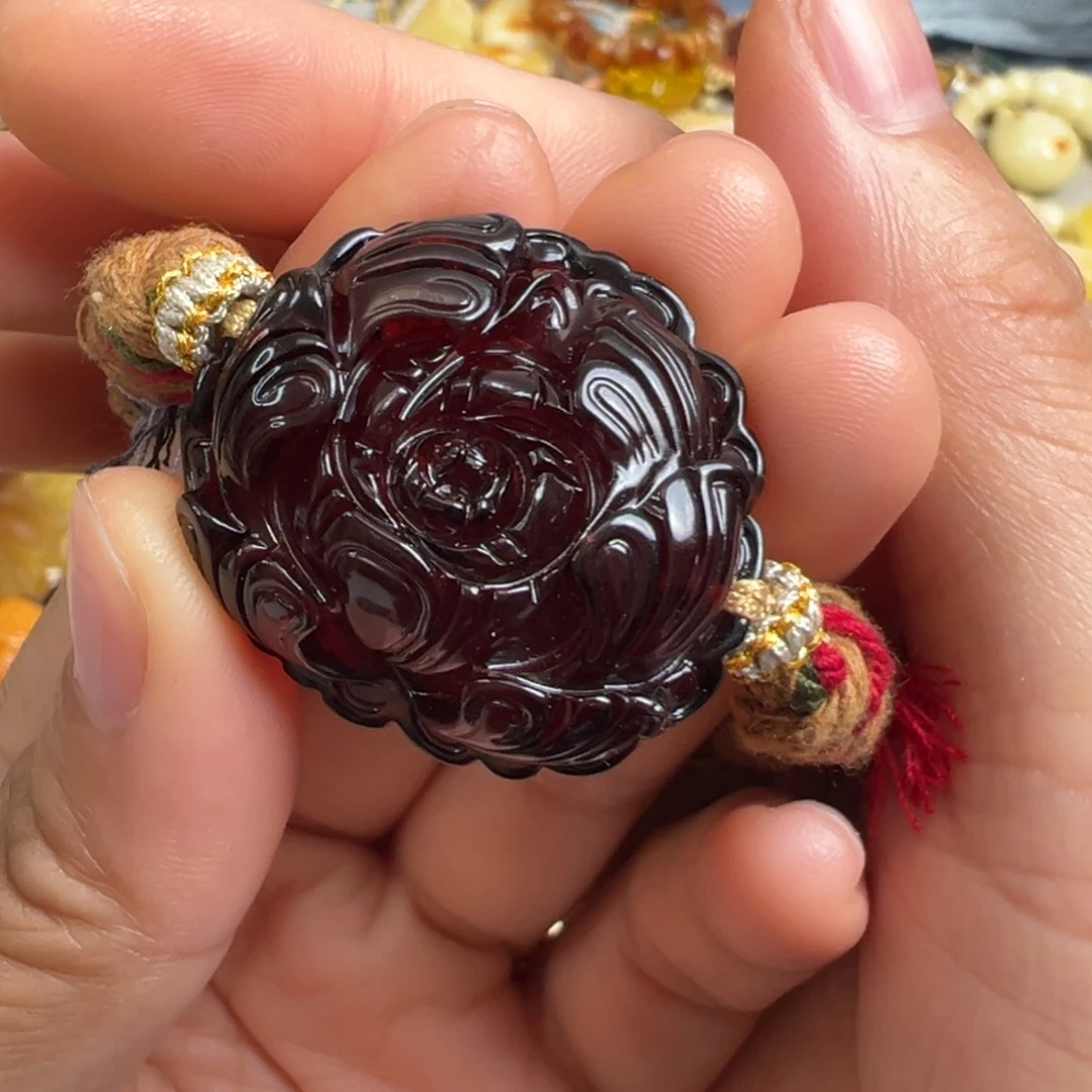 琥珀未镶嵌裸石琥珀