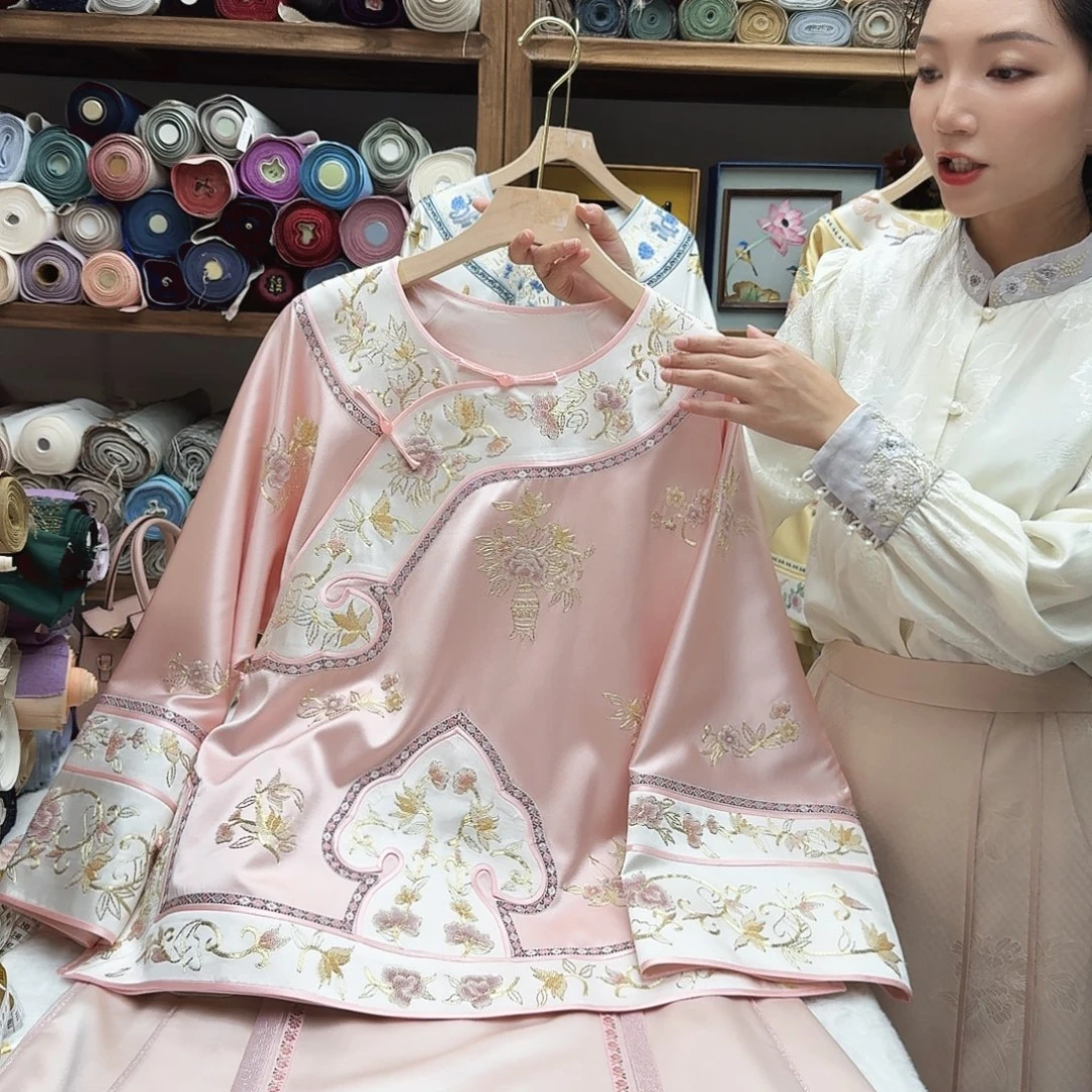 25号粉色盘金打籽刺绣