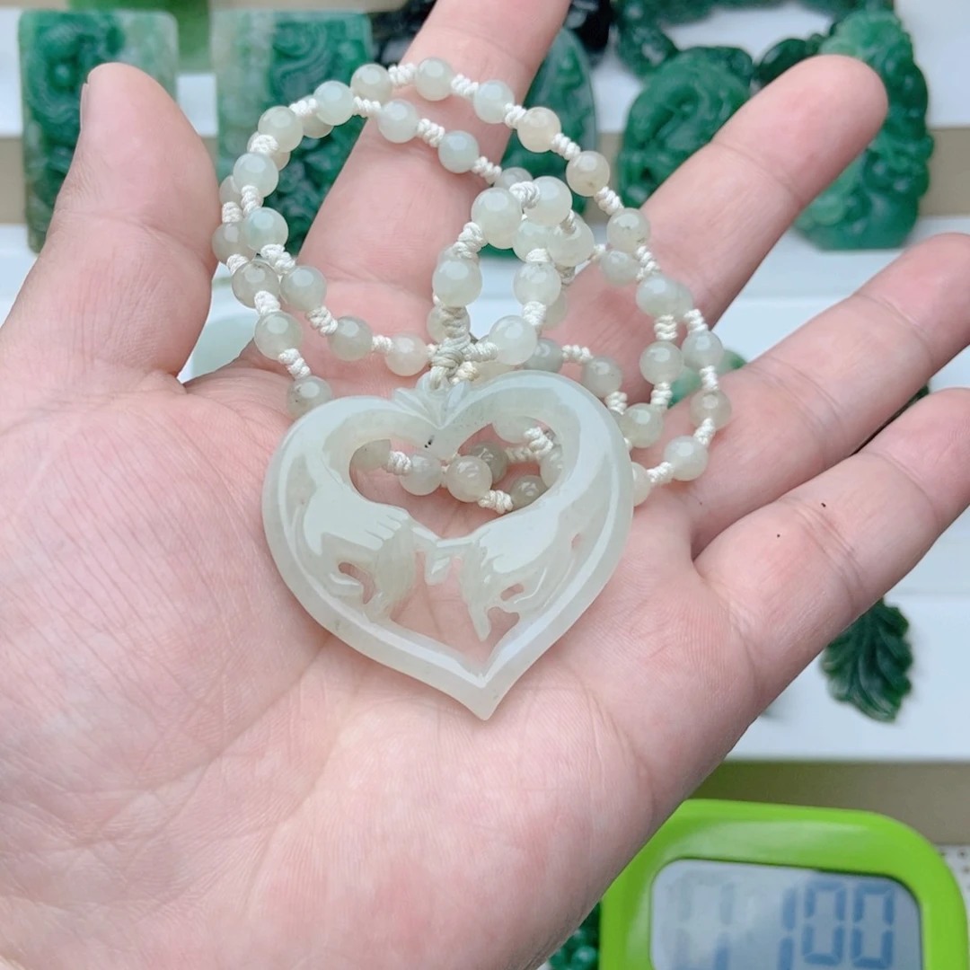 独山玉挂件未镶嵌回**前