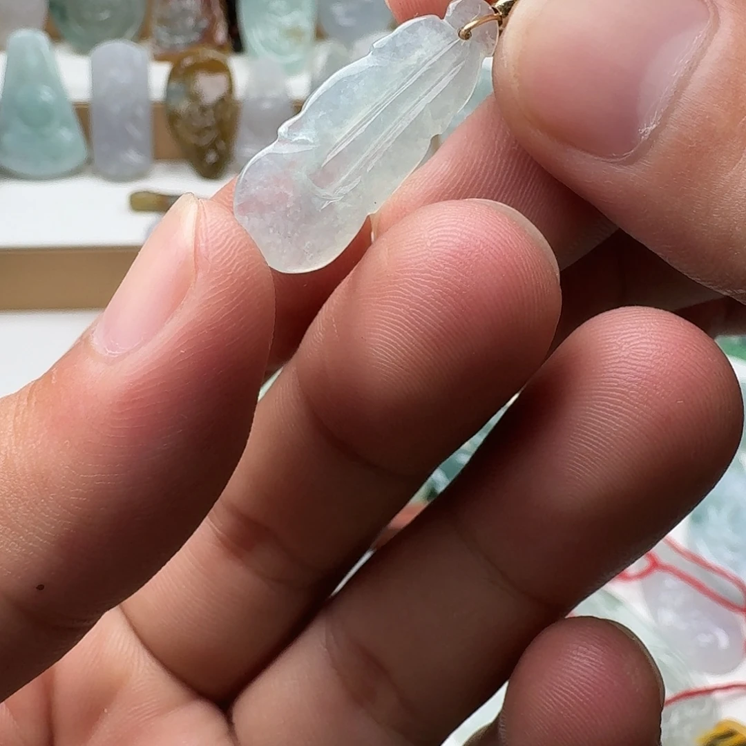 翡翠未镶嵌颈饰23