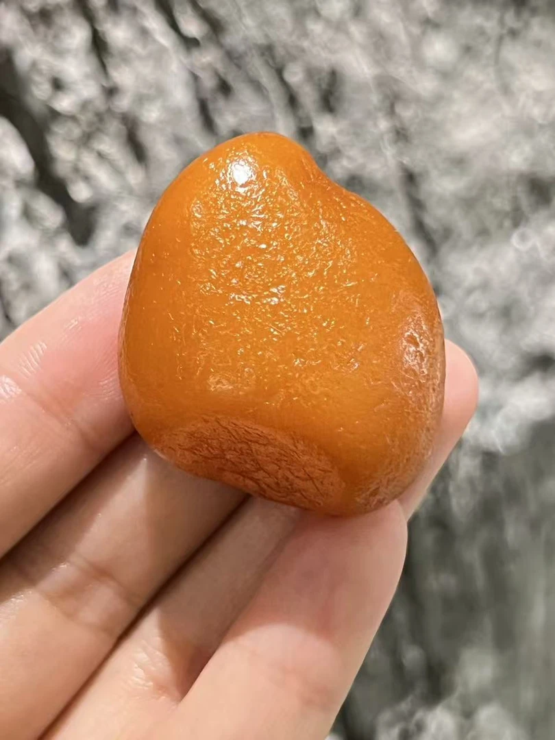 天然琥珀蜜蜡精品橘黄色海漂籽  形状圆润饱器型规整  盘玩小精品