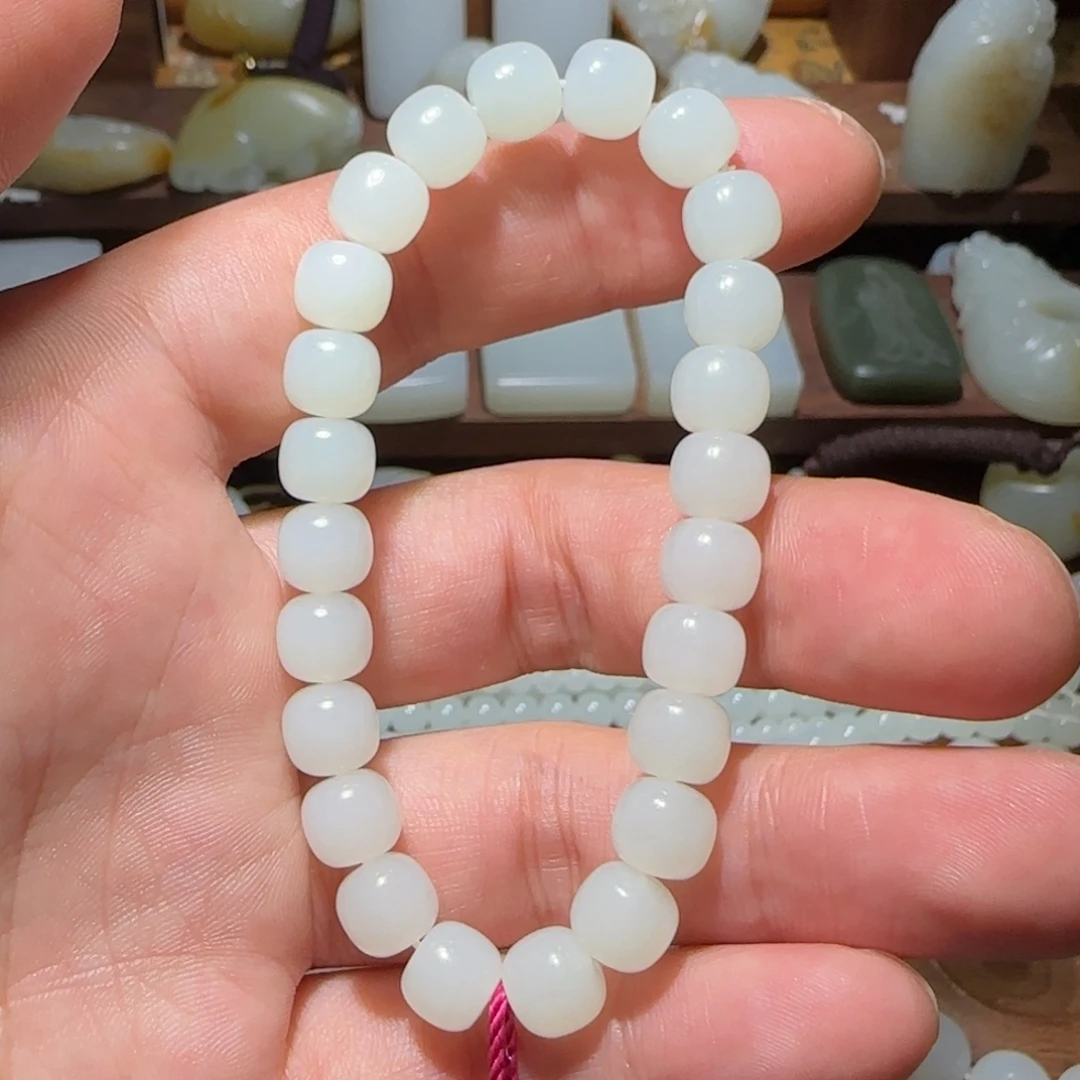 晨***妈和田玉未镶嵌手链