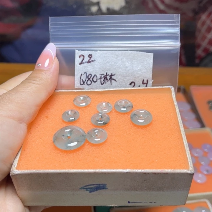 定制翡翠未镶嵌?**?不