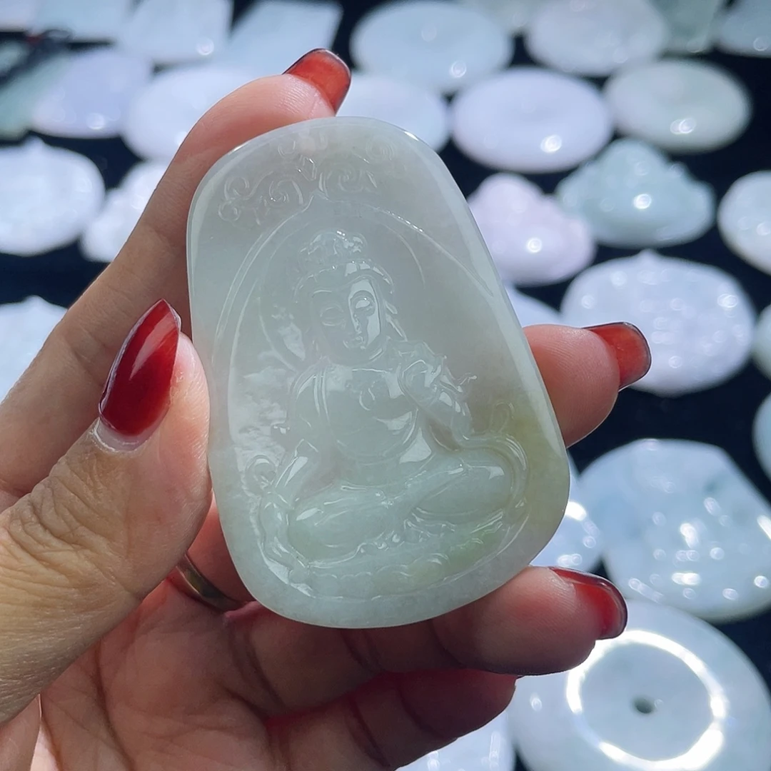 翡翠未镶嵌颈饰观音