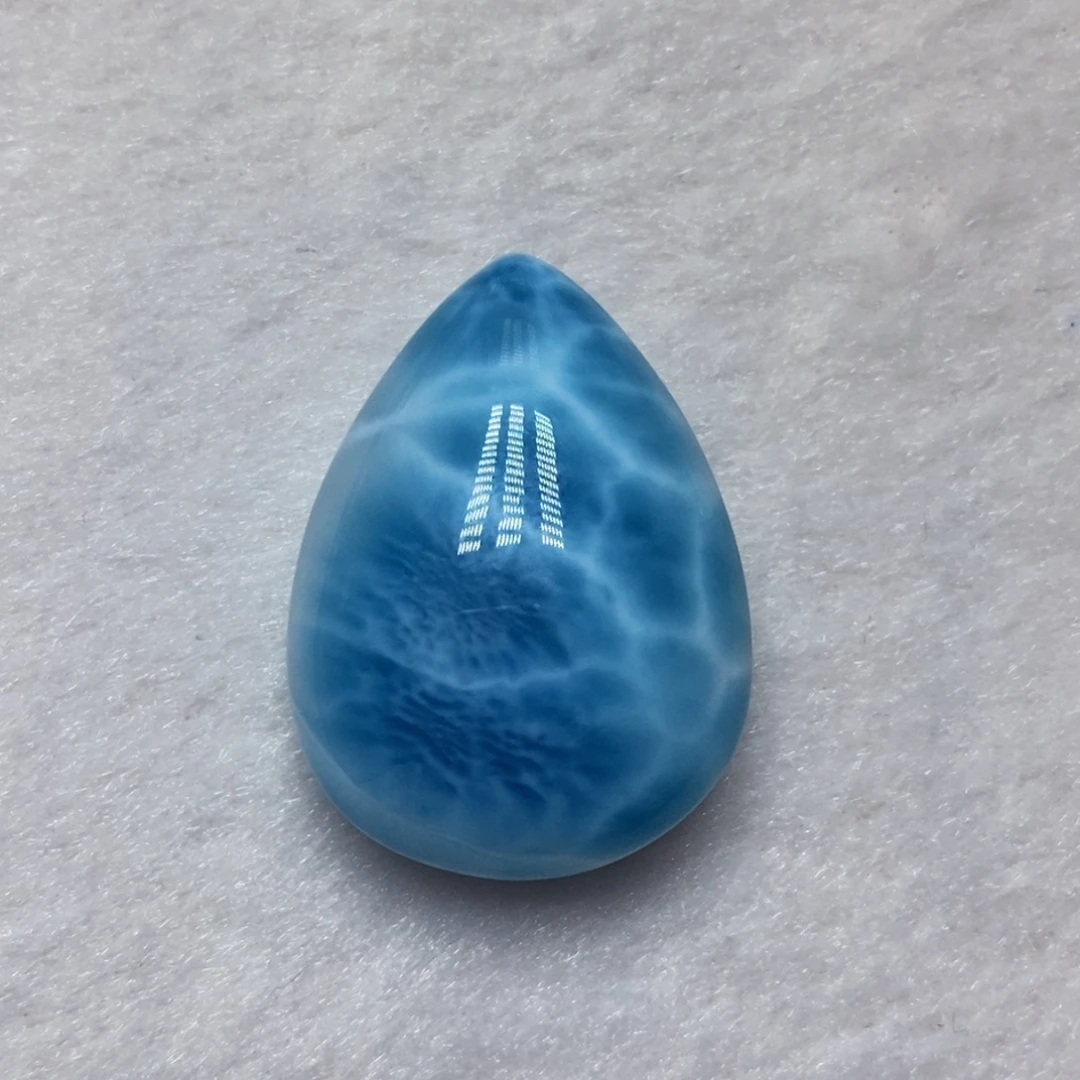 未镶嵌针钠钙石（海纹石）颈饰