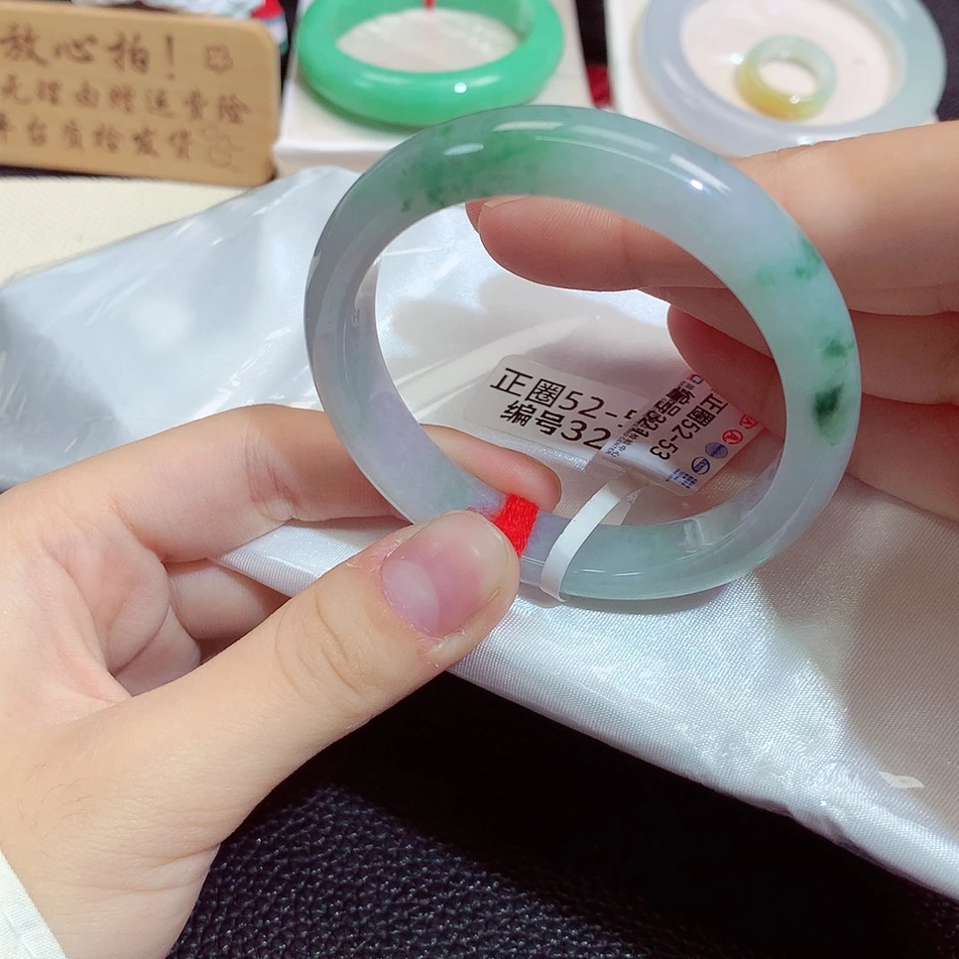 翡翠未镶嵌手镯321