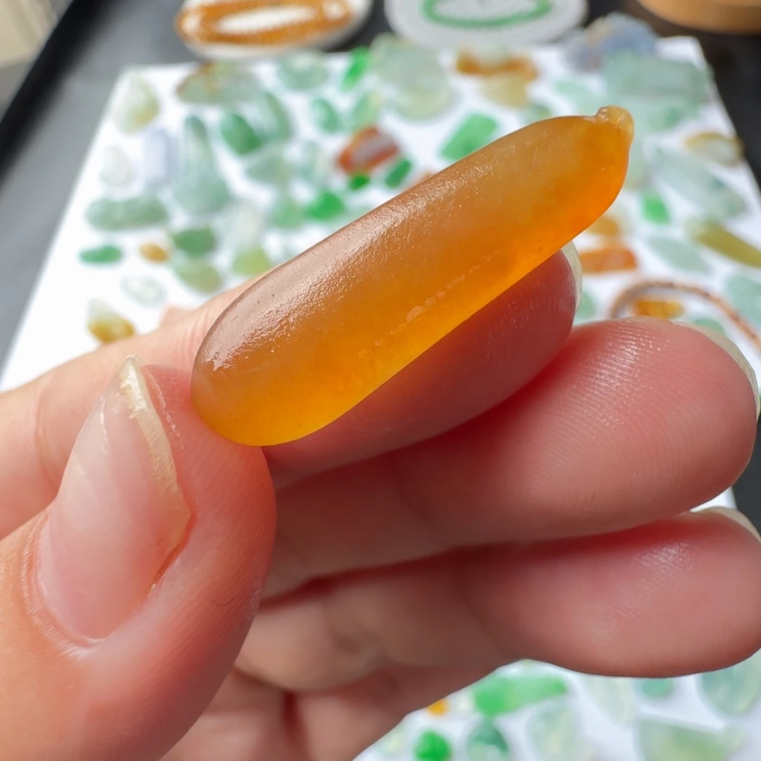 定制翡翠未镶嵌冰种芬达色素面福瓜