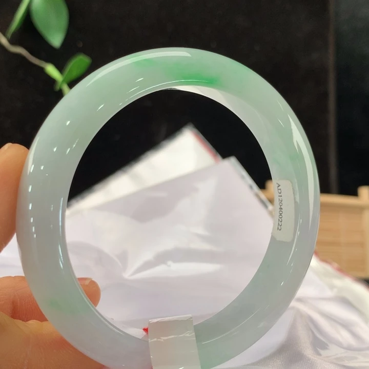 翡翠手镯未镶嵌111/0222
