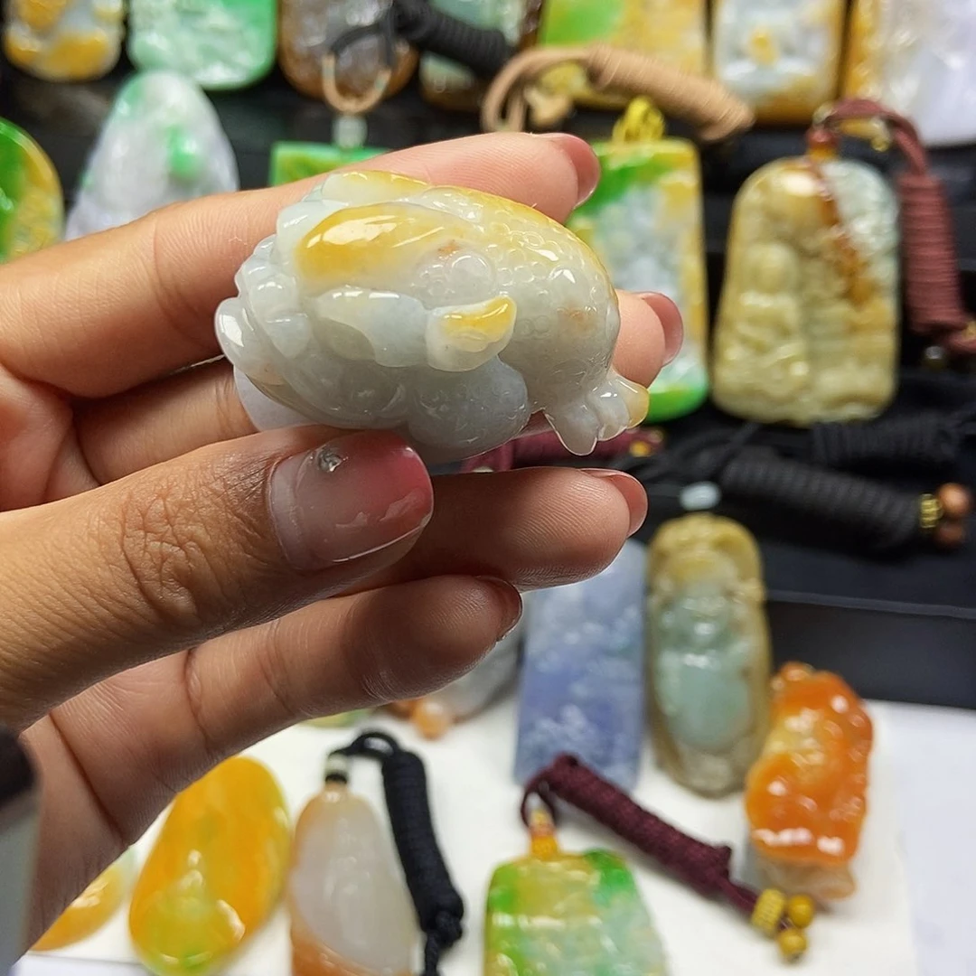 翡翠未镶嵌颈饰天然翡翠A货