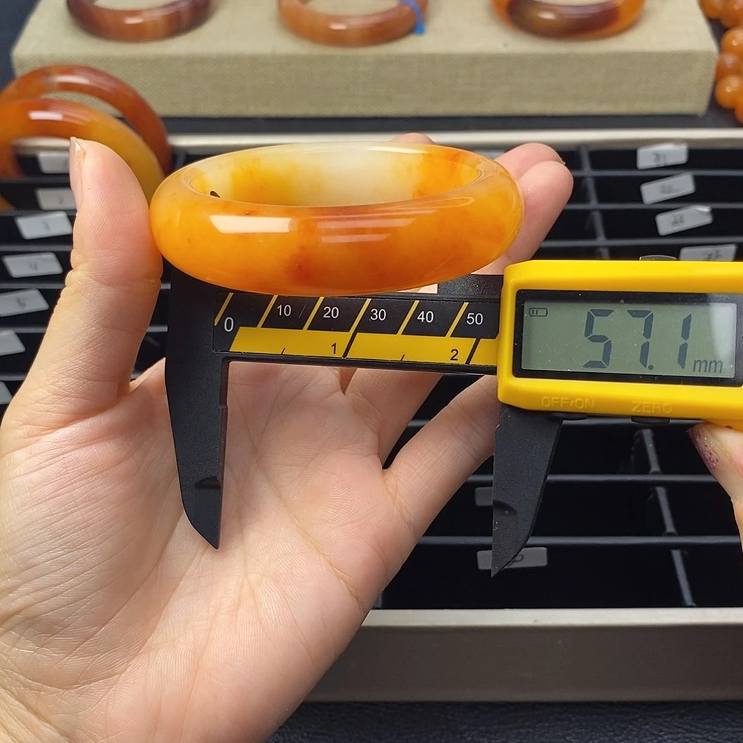 未镶嵌石英质玉（黄龙玉）手镯3号