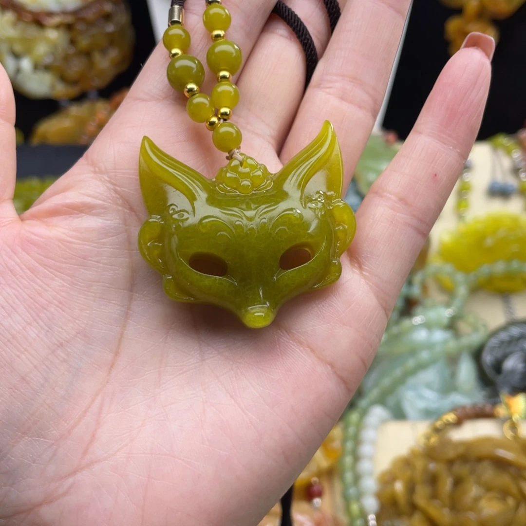 未镶嵌蛇纹石玉颈饰