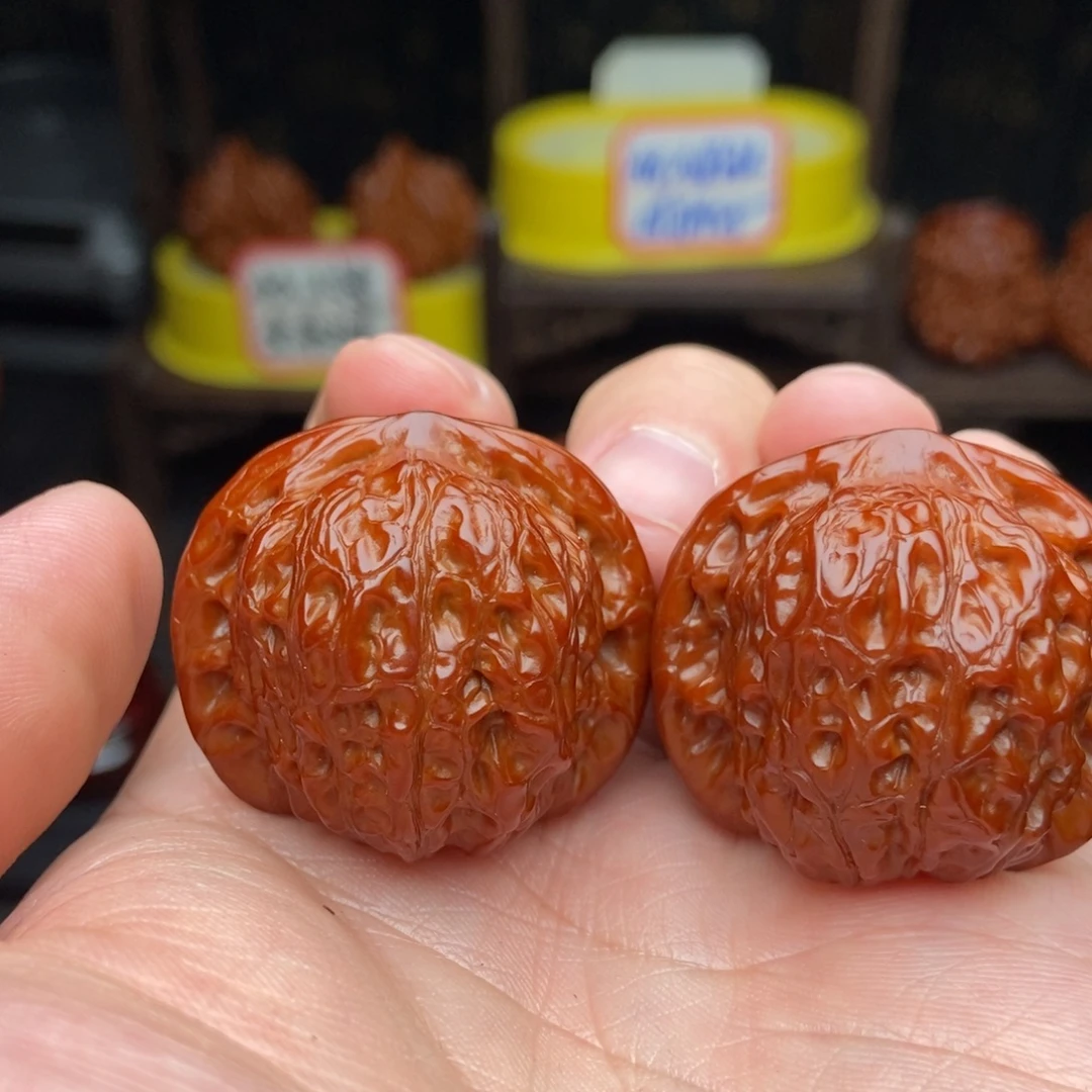 文玩核桃吊坠36血麒麟