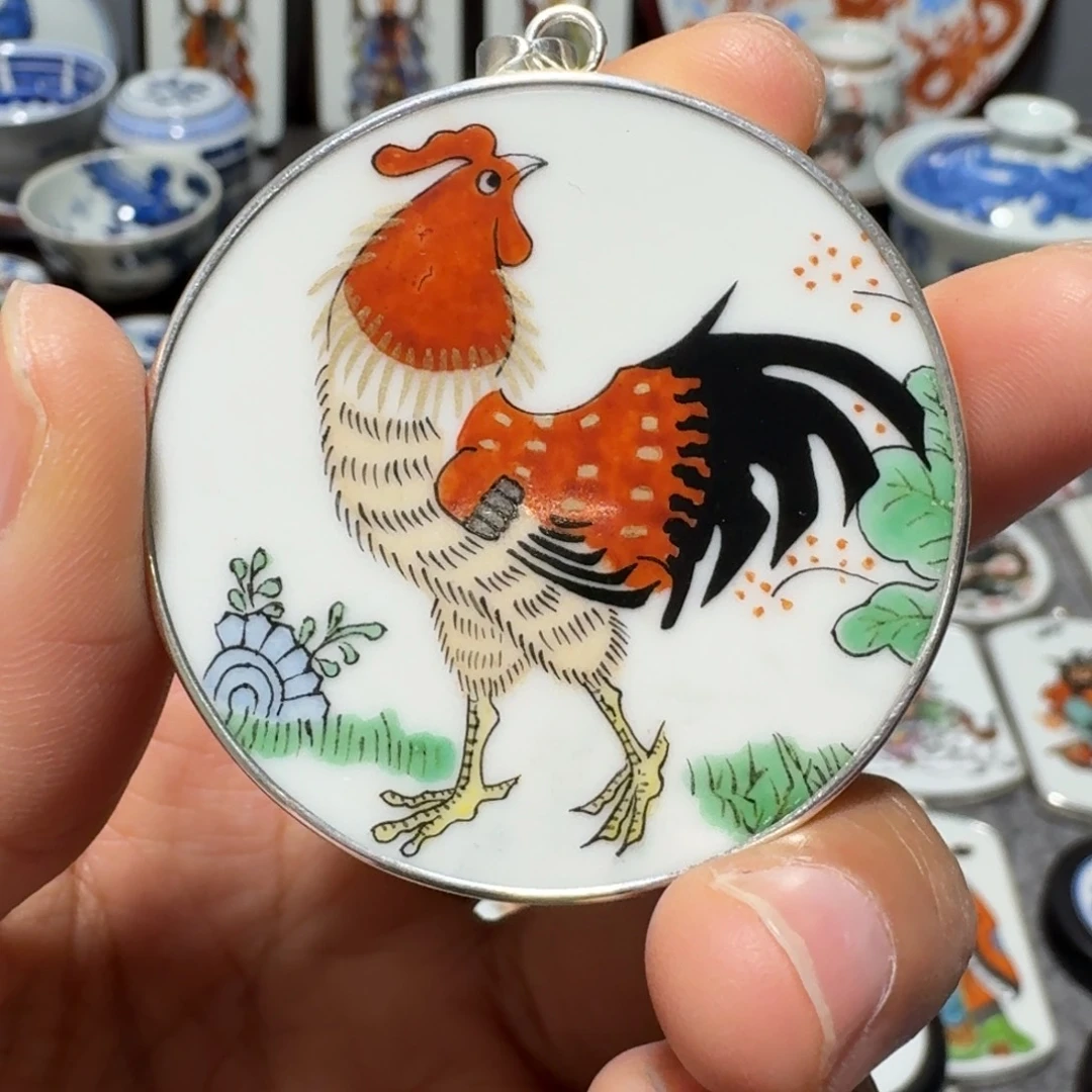 董****瓷片精品挂件一个
