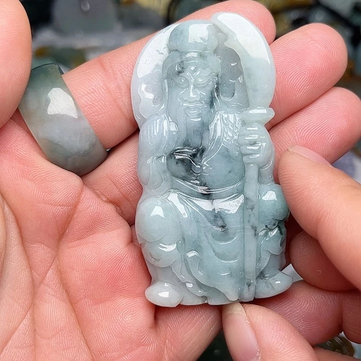 翡翠颈饰未镶嵌关公