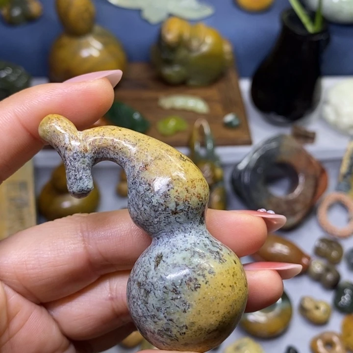 岫岩河磨玉（透闪石质玉）未镶嵌把件