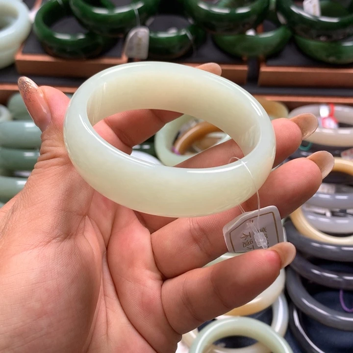 【闪购商品】未镶嵌手镯和田玉