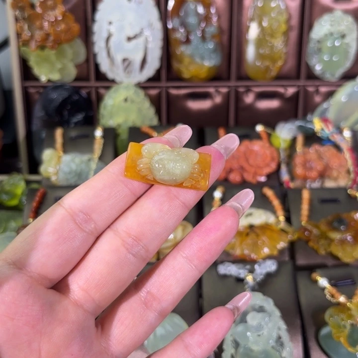 蛇纹石玉合金颈饰