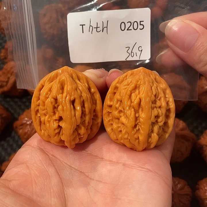 文玩核桃吊坠虎头37