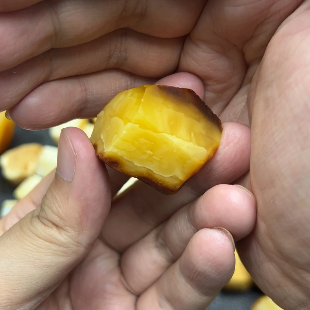 定制琥珀未镶嵌蜜蜡