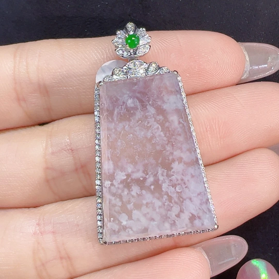 翡翠颈饰18K金镶嵌无事牌