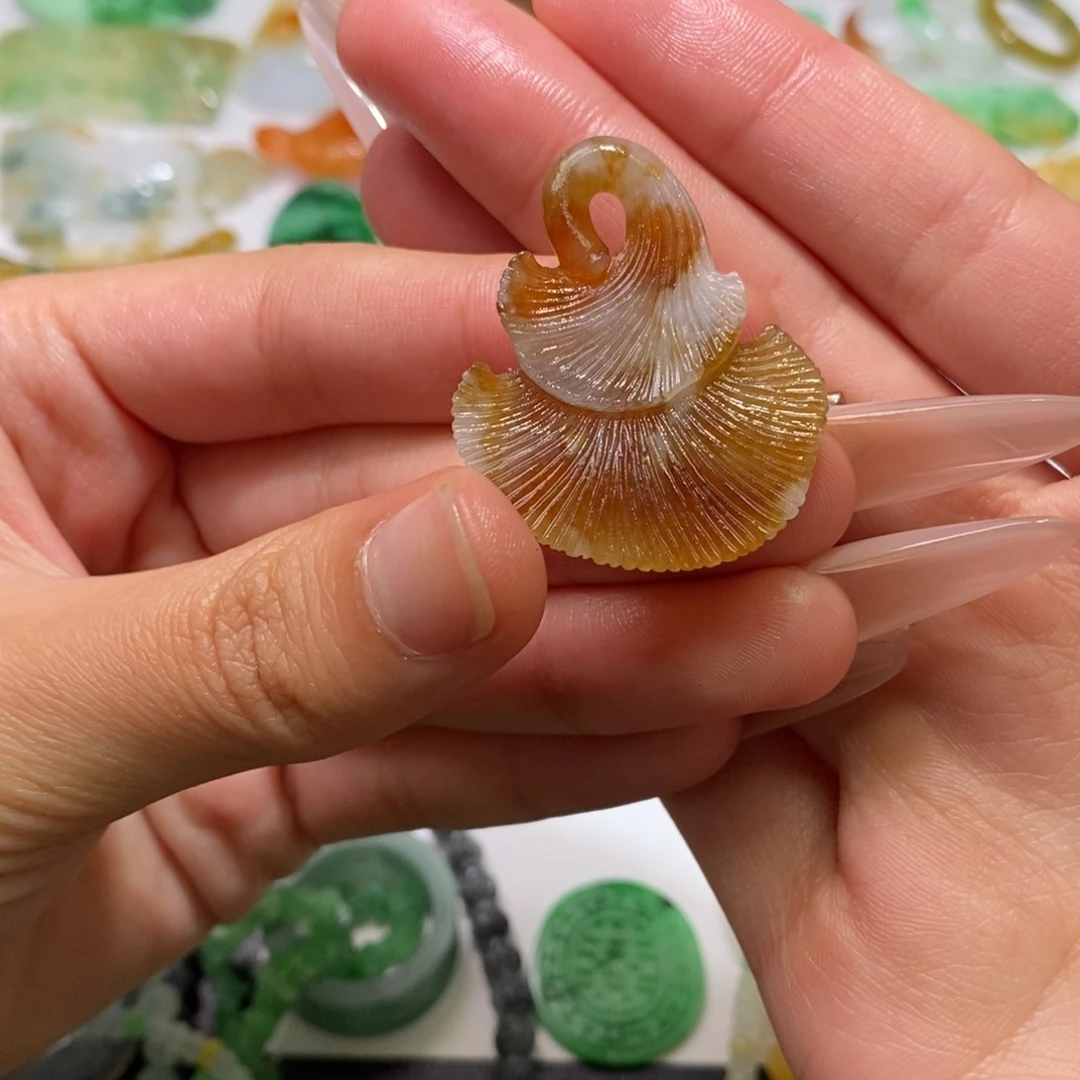 定制翡翠未镶嵌吊坠