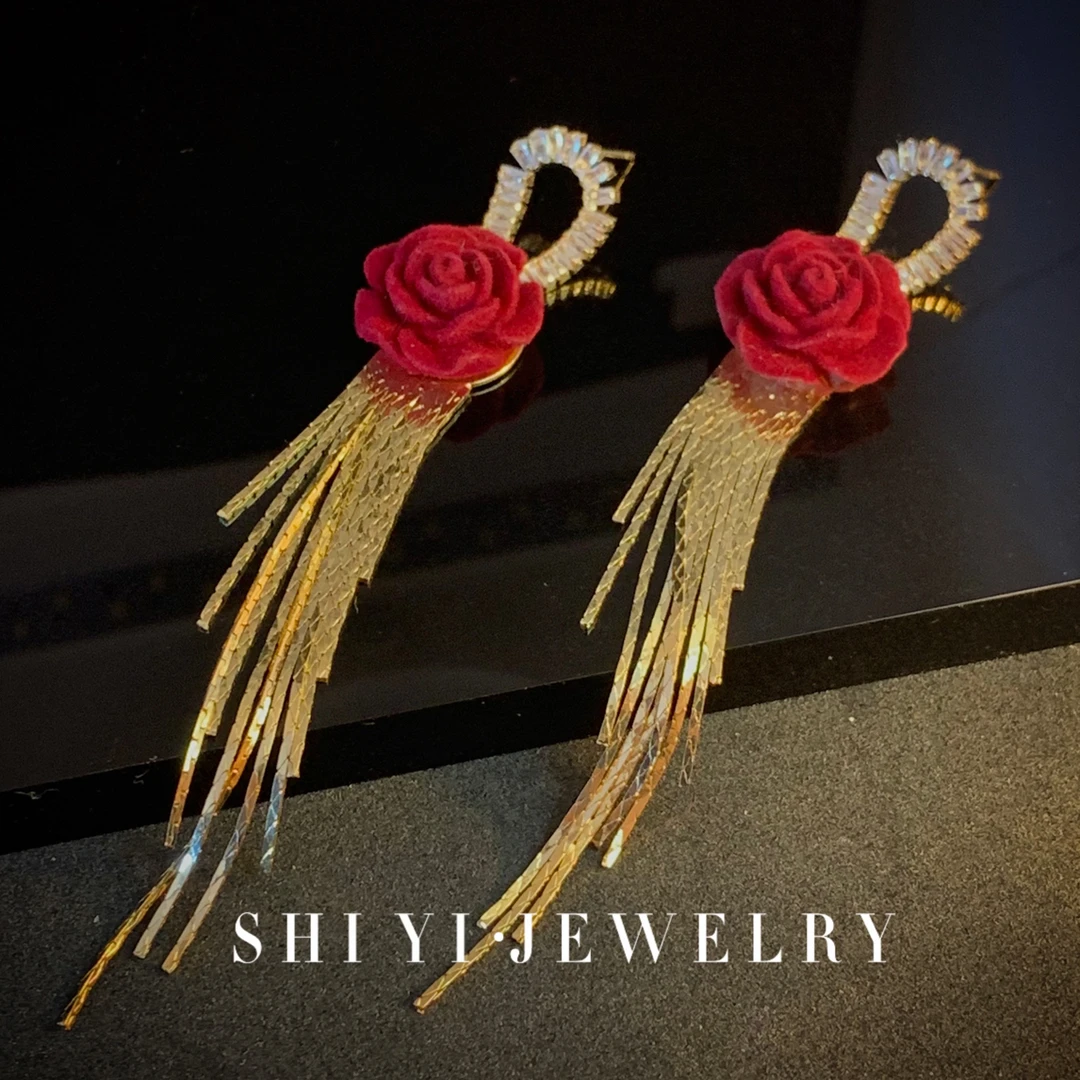 铜合金锆石耳饰 Shiyi/【玫瑰心语】新年安可拉红新年喜妈妈流苏