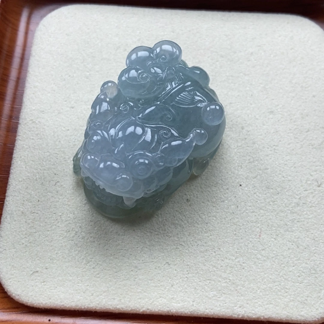 翡翠未镶嵌颈饰如意貔貅吊坠