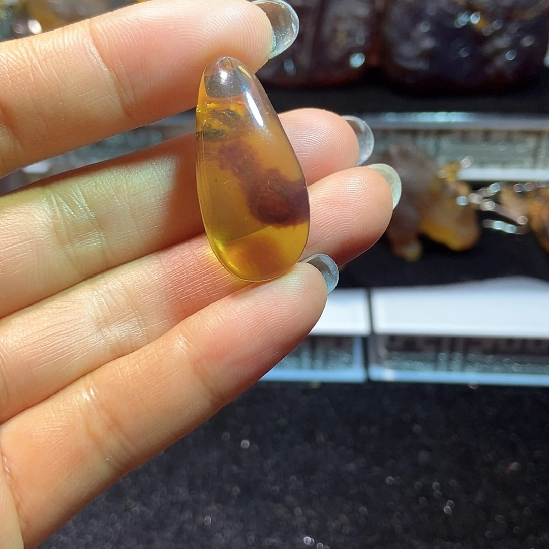 未镶嵌颈饰琥珀缅甸天然琥珀