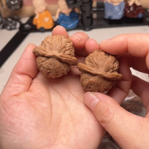 文玩核桃吊坠大红袍