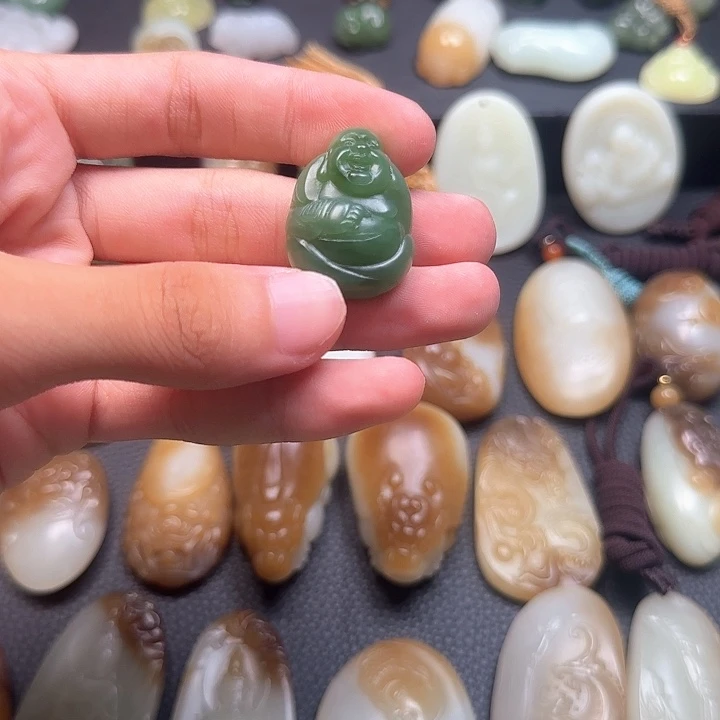 颈饰未镶嵌和田玉