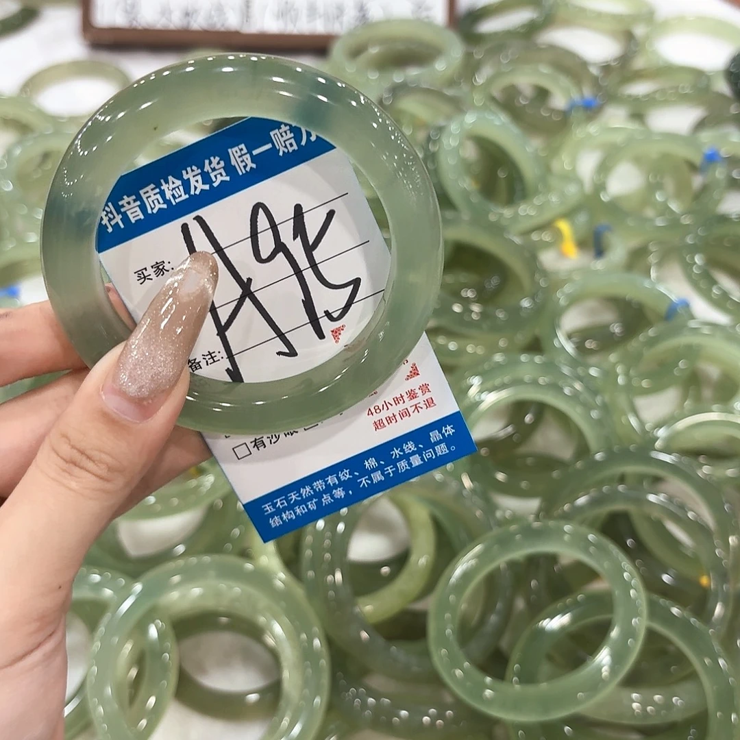 运***菜未镶嵌蛇纹石玉手镯