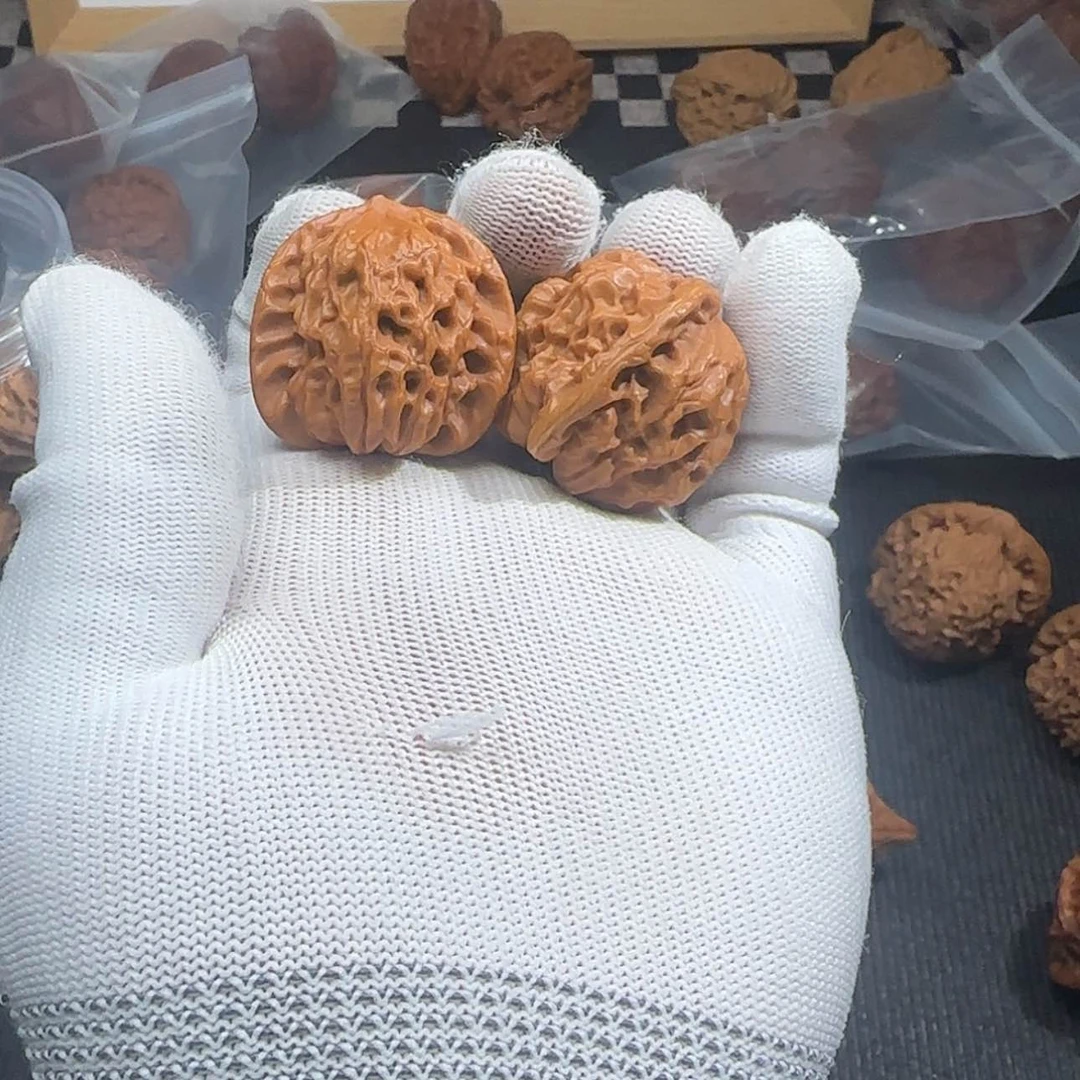 【闪购商品】文玩核桃把件小**嚎白蛇骨