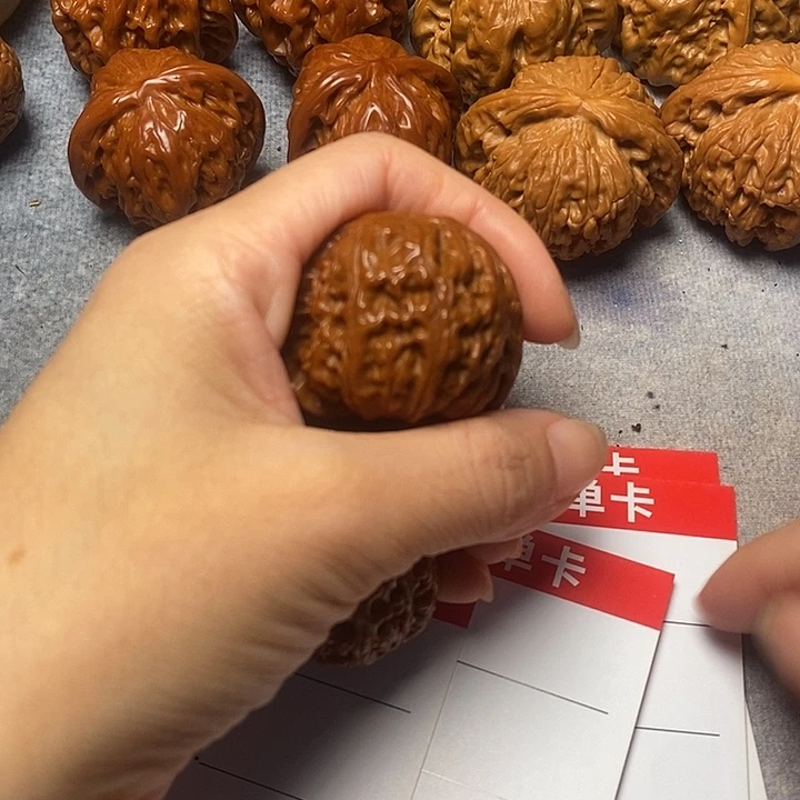 吊坠文玩核桃白狮