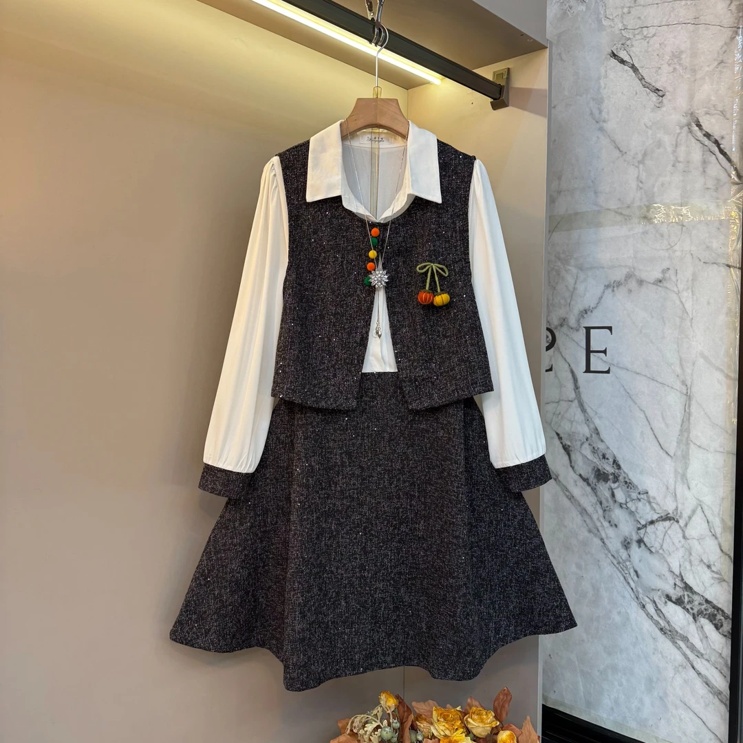 2025气质洋气撒星复古大码洋气轻奢设计时髦马甲+连衣裙套装806