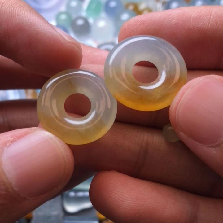 定制翡翠未镶嵌挂件