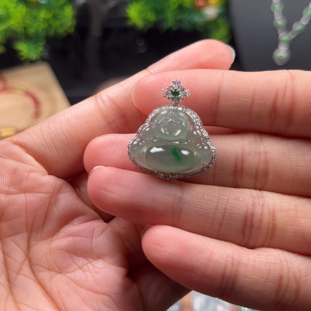 翡翠18K金镶嵌颈饰佛公