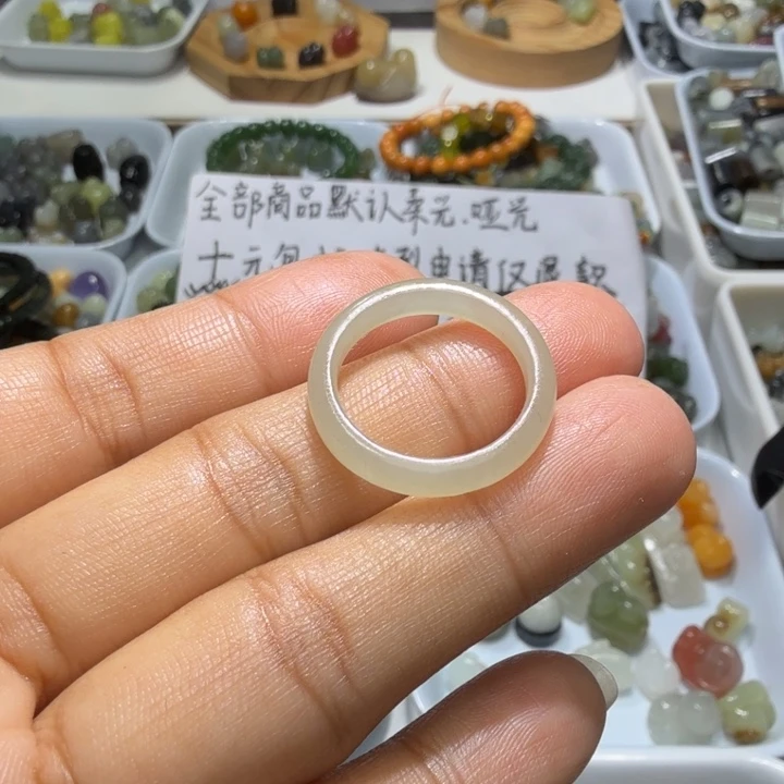 和田玉未镶嵌珠宝奇石