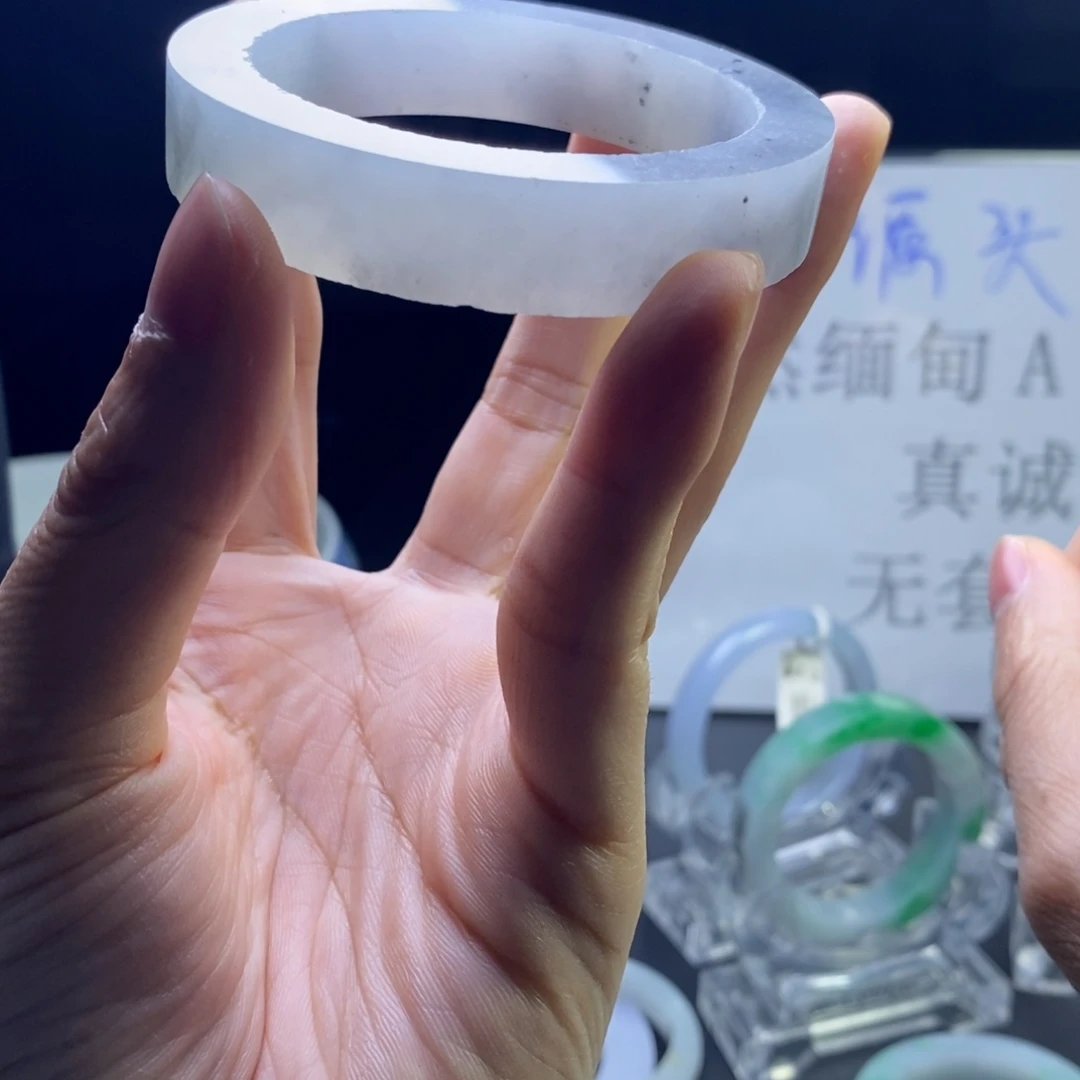 。***牙定制翡翠未镶嵌毛胚发一个