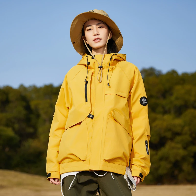 2025新款登山服连帽纯色情侣款防水多功能外套夹克男冲锋衣男单冲