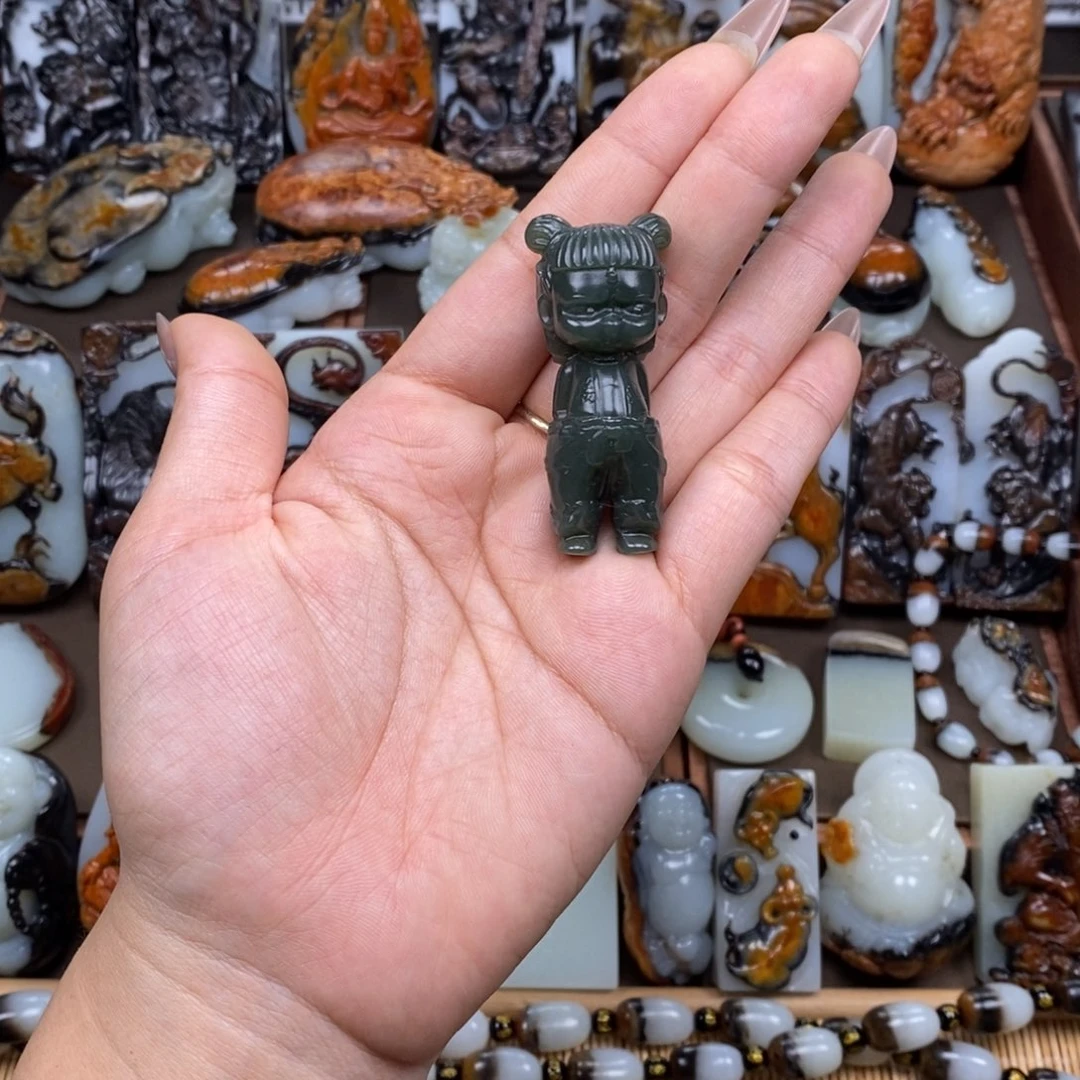 颈饰未镶嵌和田玉